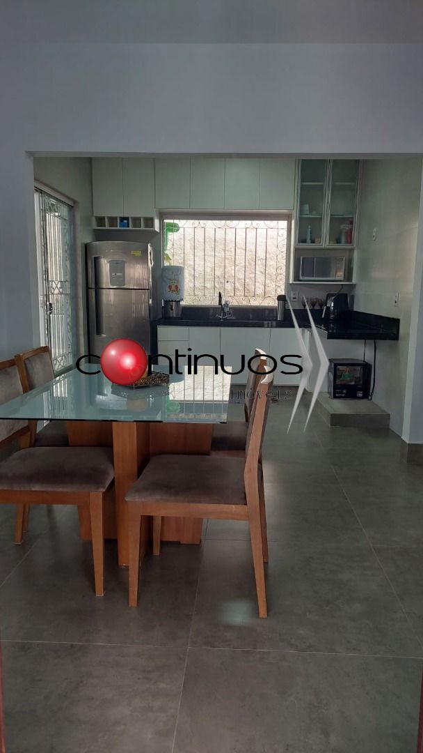 Casa à venda com 2 quartos, 240m² - Foto 4