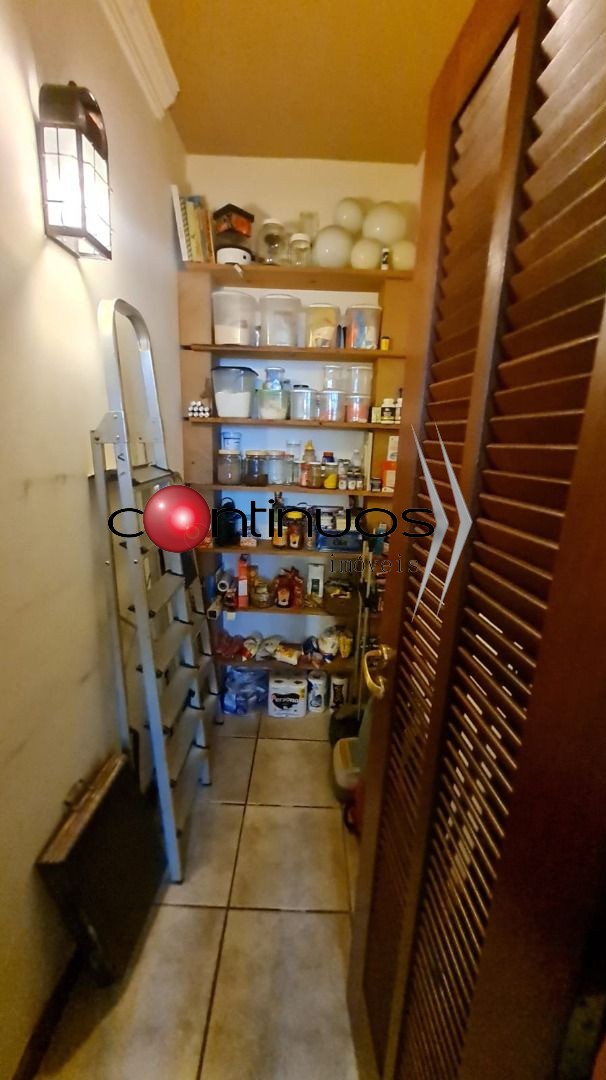 Casa à venda com 4 quartos, 250m² - Foto 17