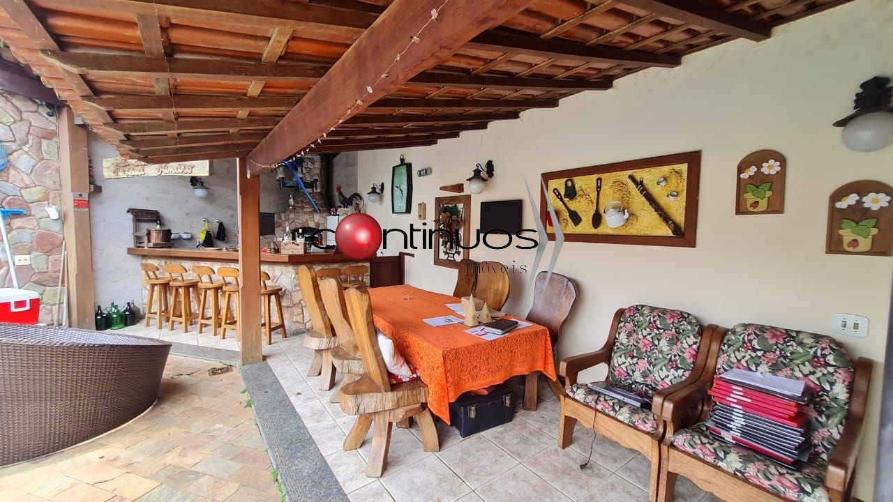 Casa à venda com 4 quartos, 250m² - Foto 8