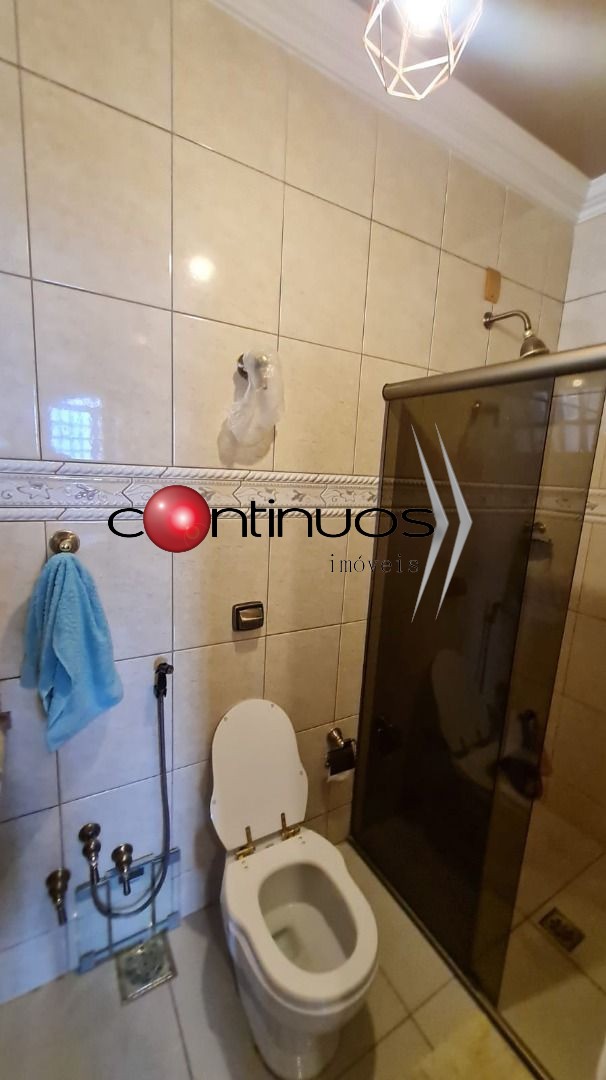 Casa à venda com 4 quartos, 250m² - Foto 31
