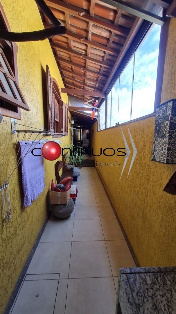 Casa à venda com 4 quartos, 250m² - Foto 37