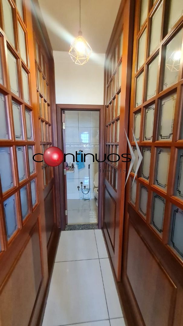 Casa à venda com 4 quartos, 250m² - Foto 34