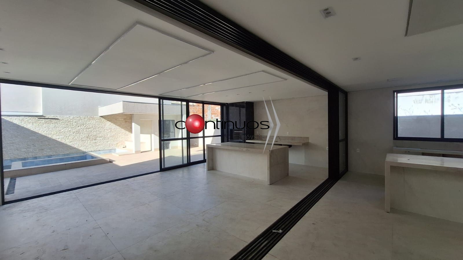 Casa de Condomínio à venda com 4 quartos, 310m² - Foto 4
