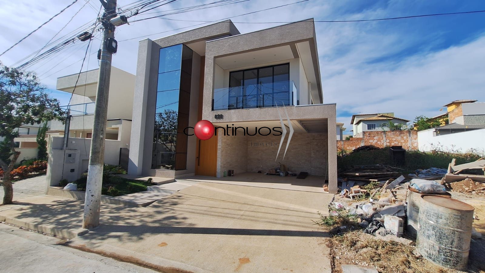 Casa de Condomínio à venda com 4 quartos, 310m² - Foto 1