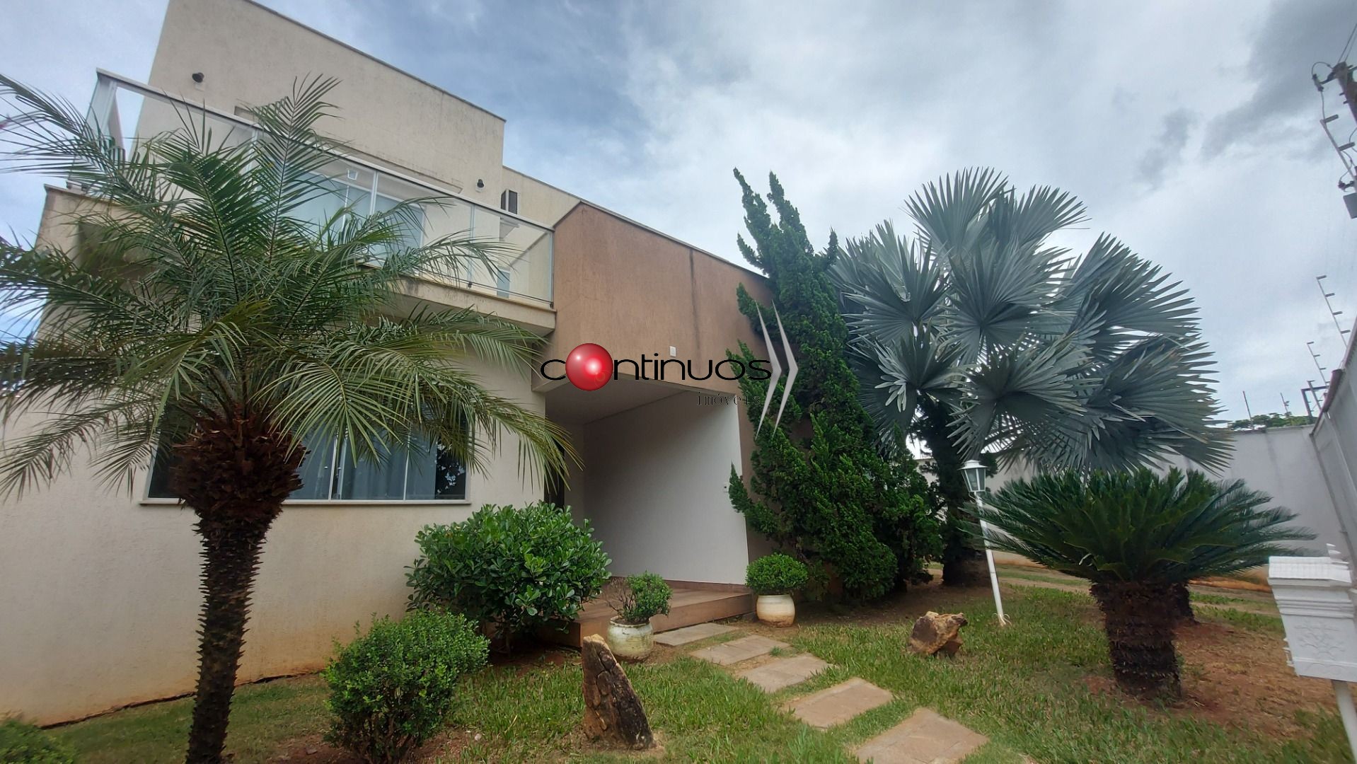 Casa, 4 quartos, 326 m² - Foto 1