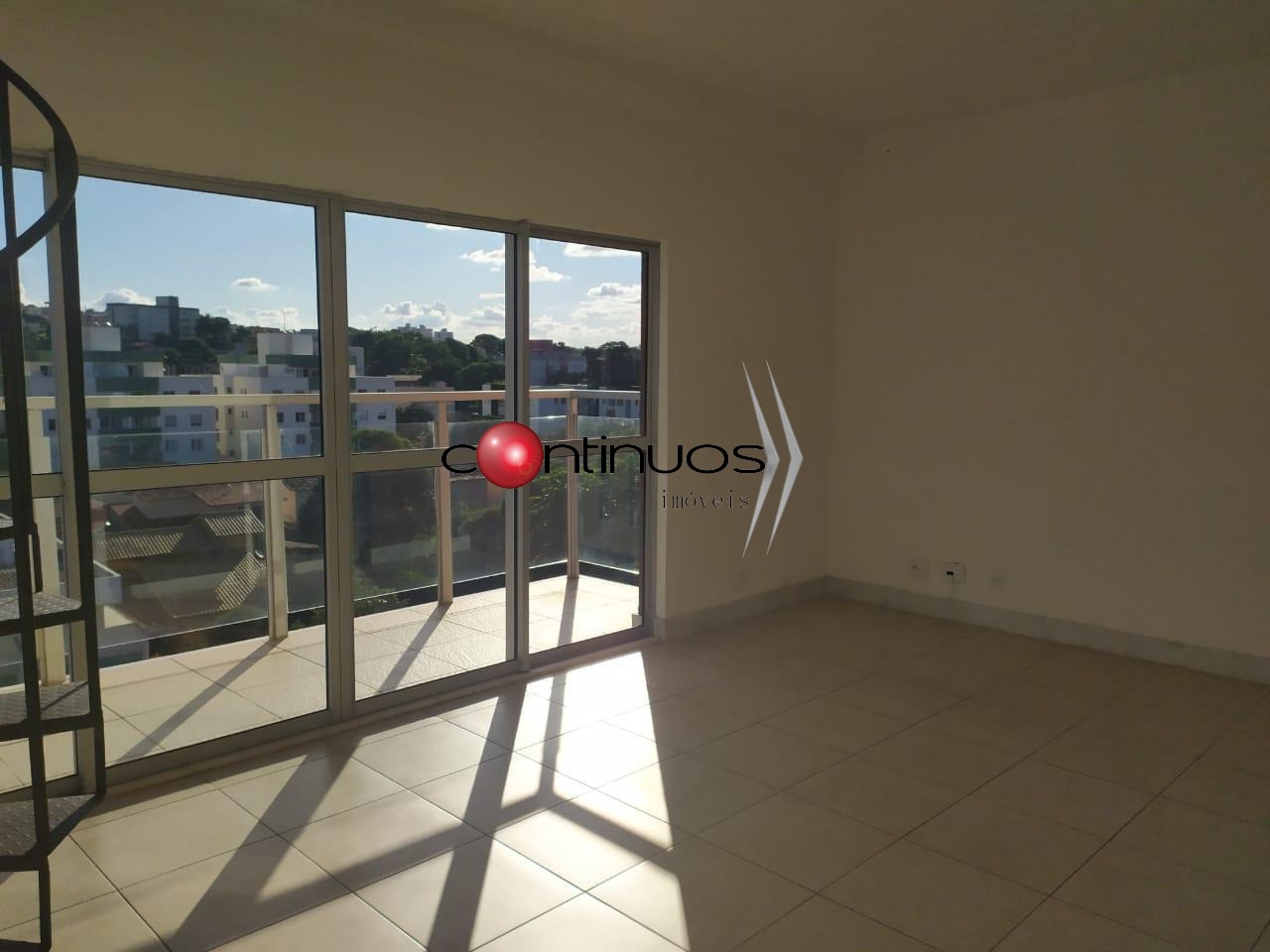 Cobertura, 3 quartos, 185 m² - Foto 2