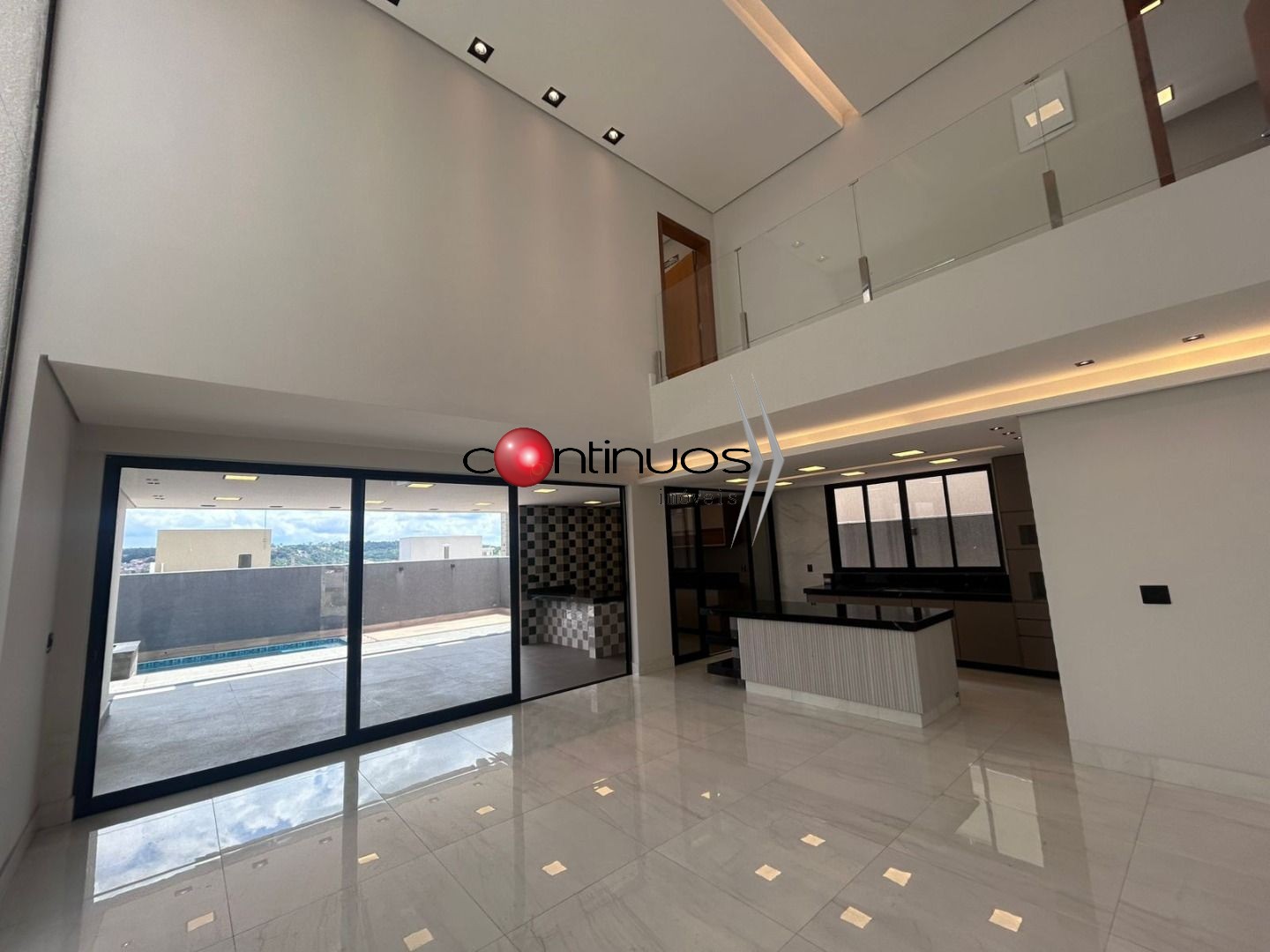 Casa de Condomínio à venda com 3 quartos, 295m² - Foto 4
