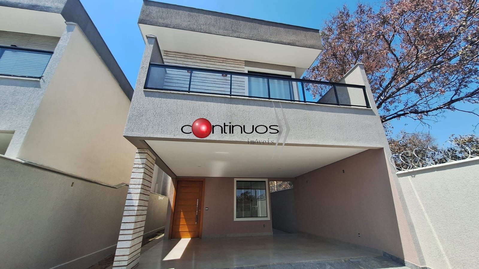 Casa, 3 quartos, 202 m² - Foto 1