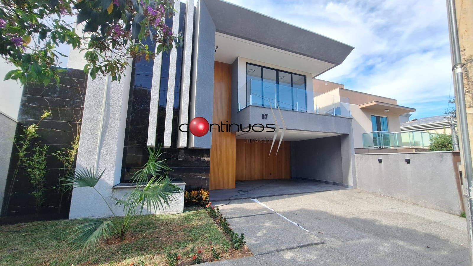 Casa de Condomínio à venda com 3 quartos, 295m² - Foto 1
