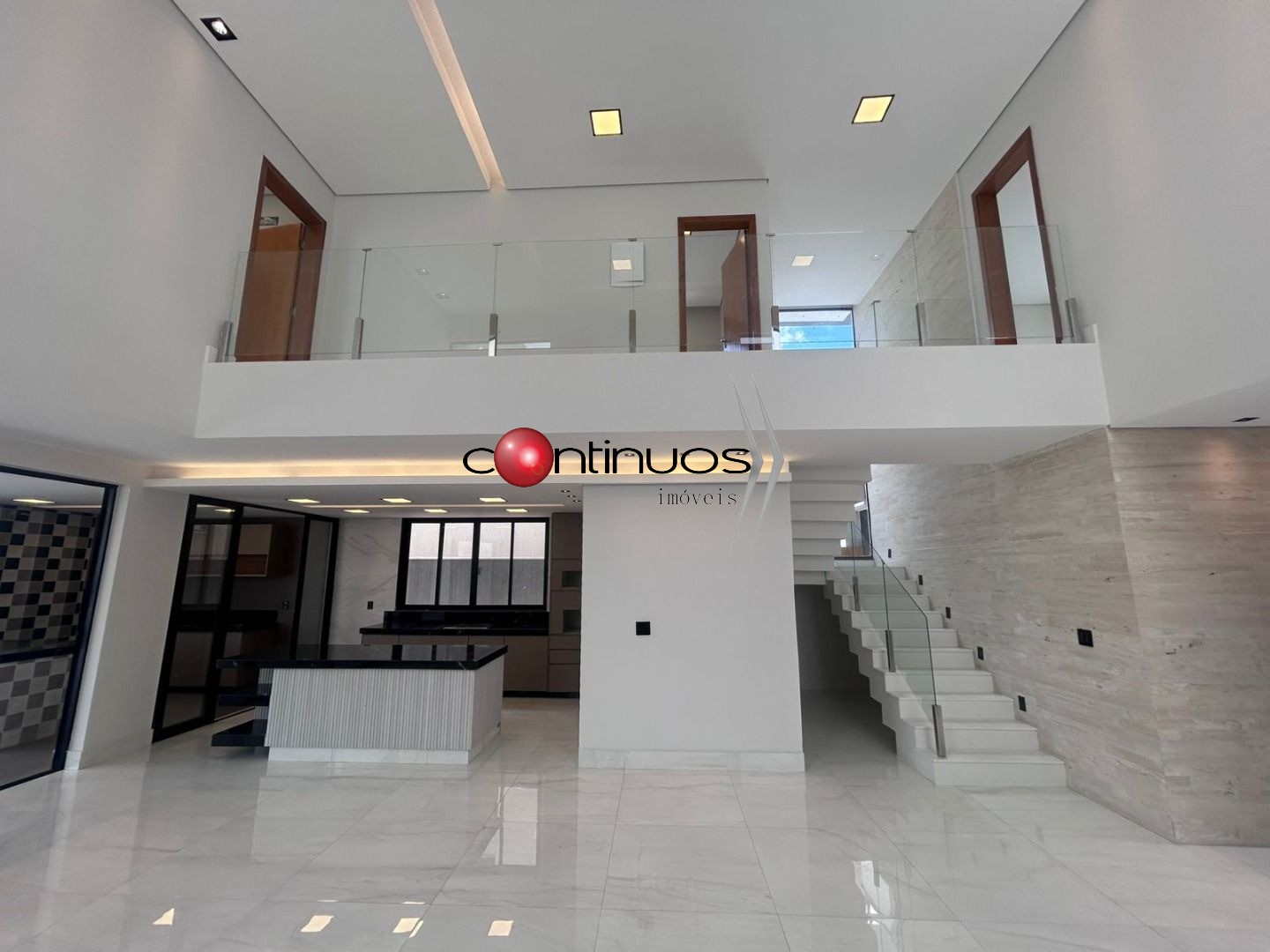 Casa de Condomínio à venda com 3 quartos, 295m² - Foto 2