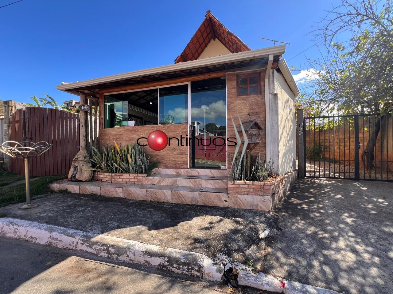 Casa, 2 quartos, 253 m² - Foto 1