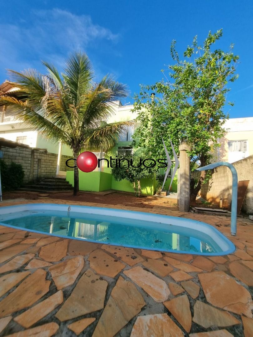 Casa, 4 quartos, 260 m² - Foto 1