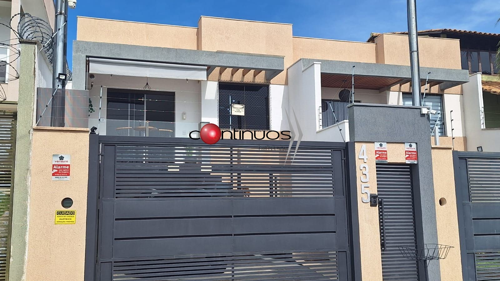 Casa, 3 quartos, 217 m² - Foto 1