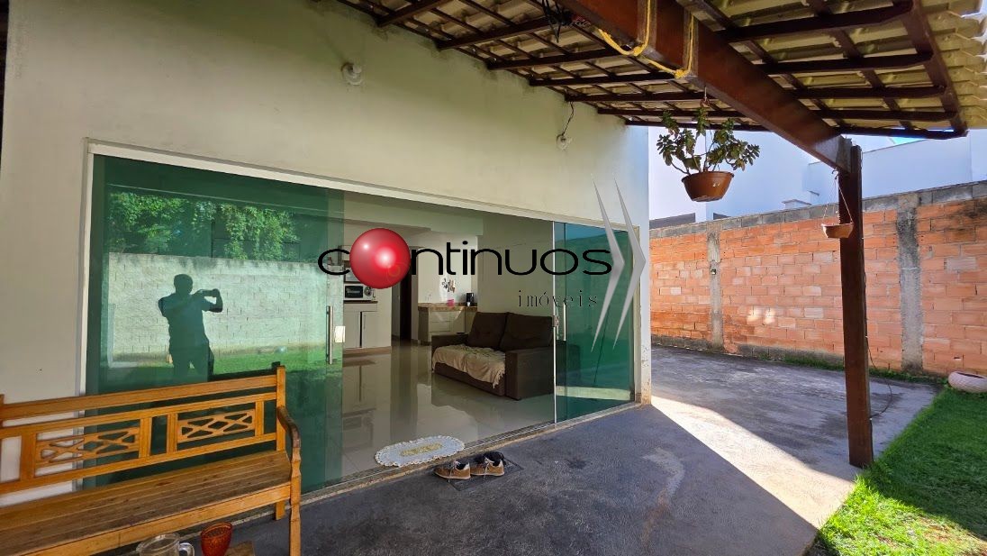 Casa, 4 quartos, 191 m² - Foto 1