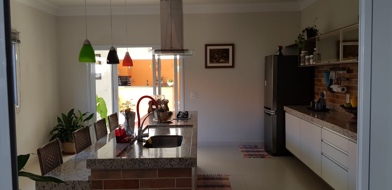 Casa à venda com 2 quartos, 180m² - Foto 1