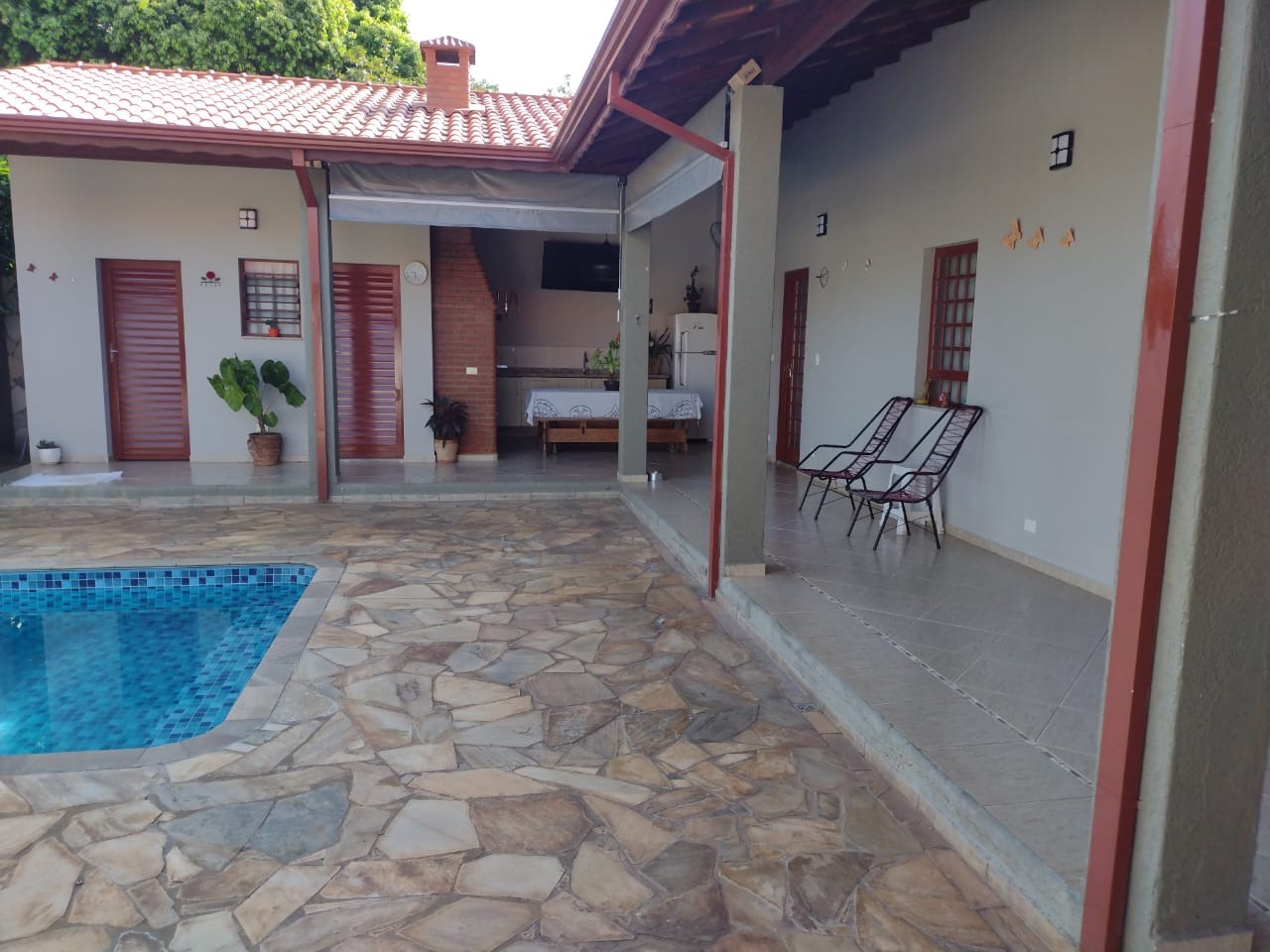 Casa à venda com 3 quartos, 220m² - Foto 4