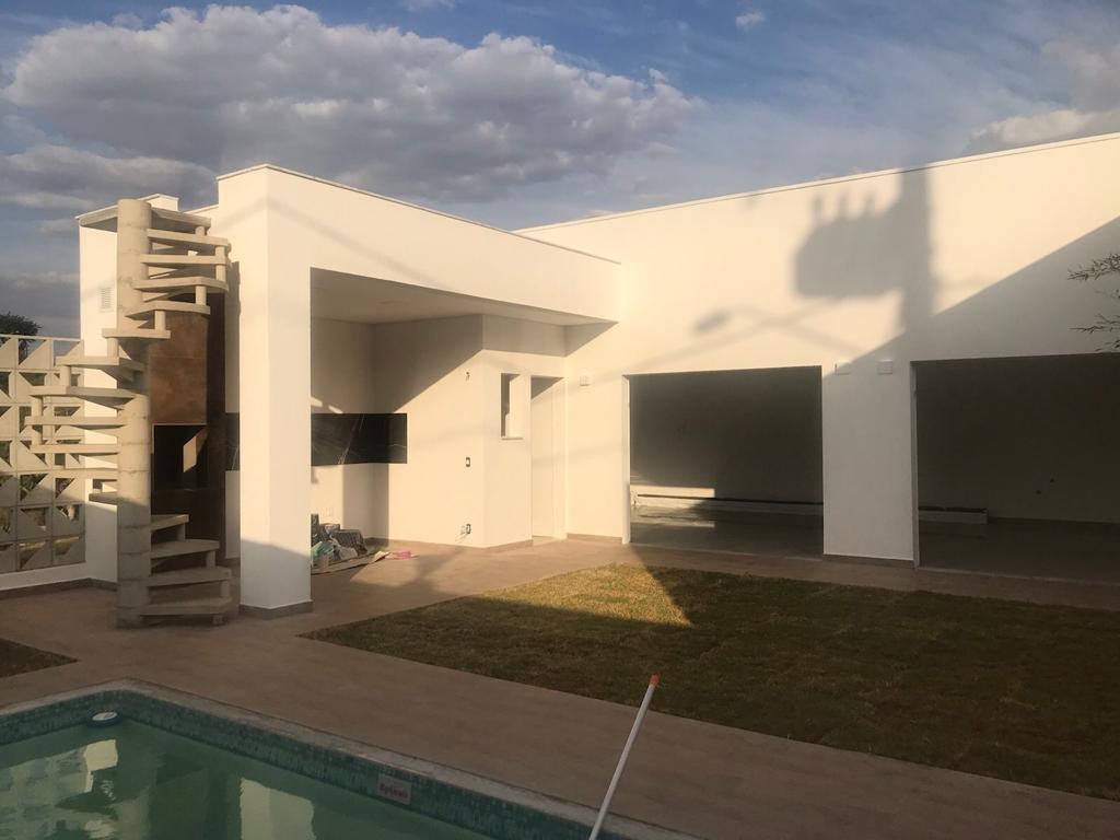 Casa à venda com 3 quartos, 381m² - Foto 14