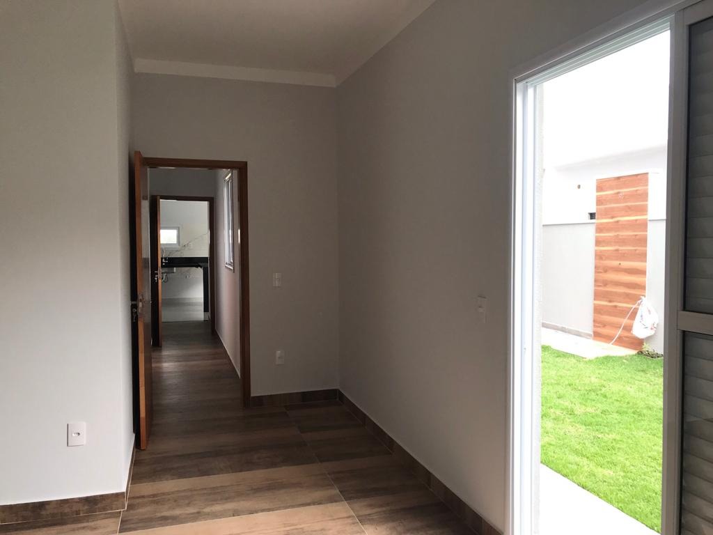 Casa à venda com 3 quartos, 300m² - Foto 9