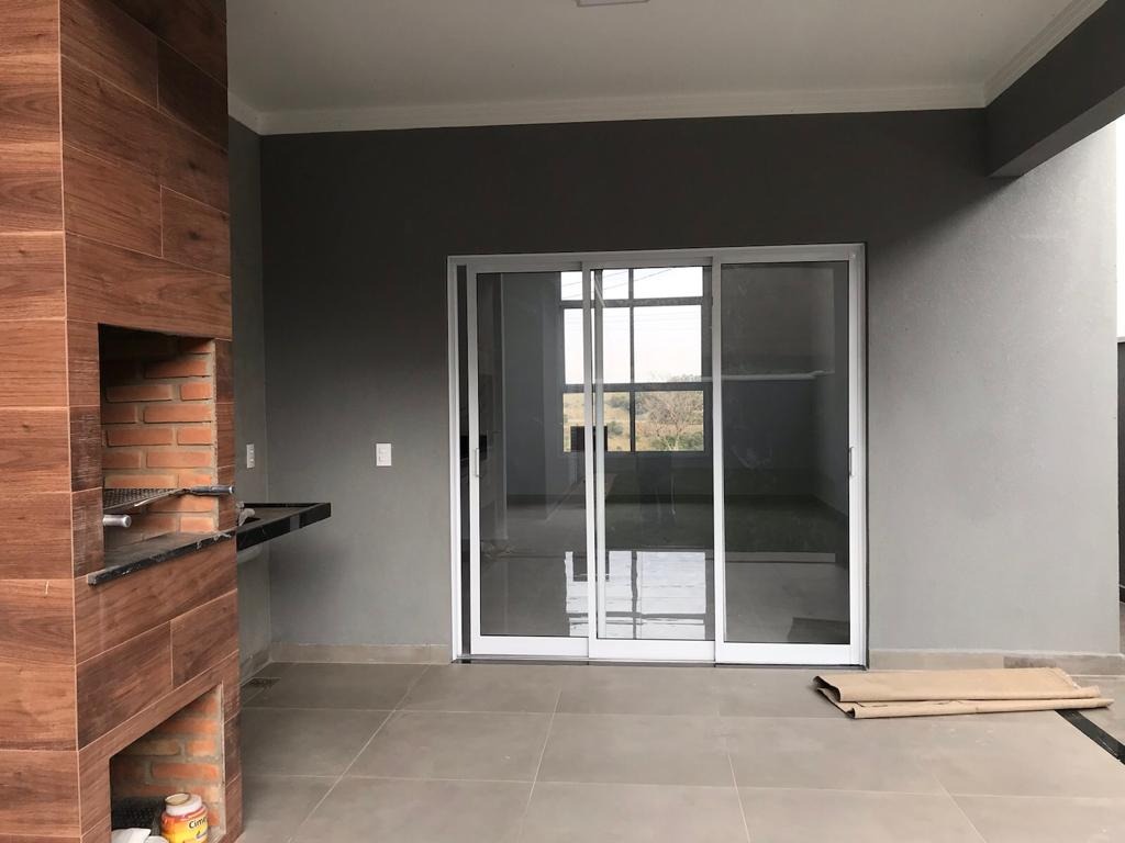 Casa à venda com 3 quartos, 300m² - Foto 4