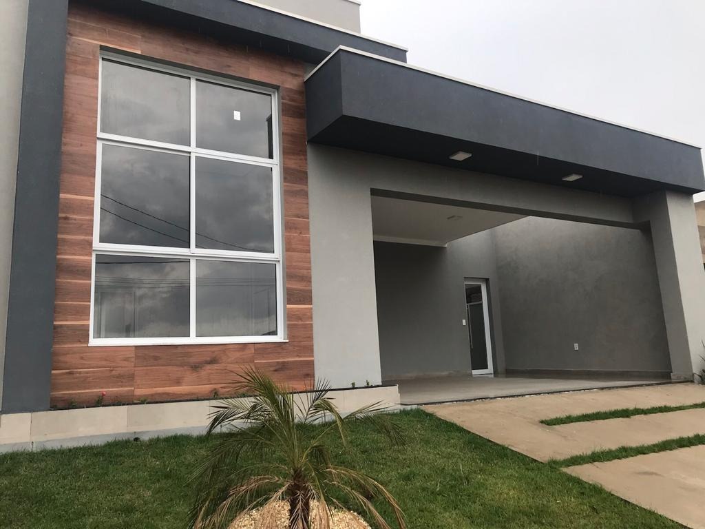 Casa à venda com 3 quartos, 300m² - Foto 1