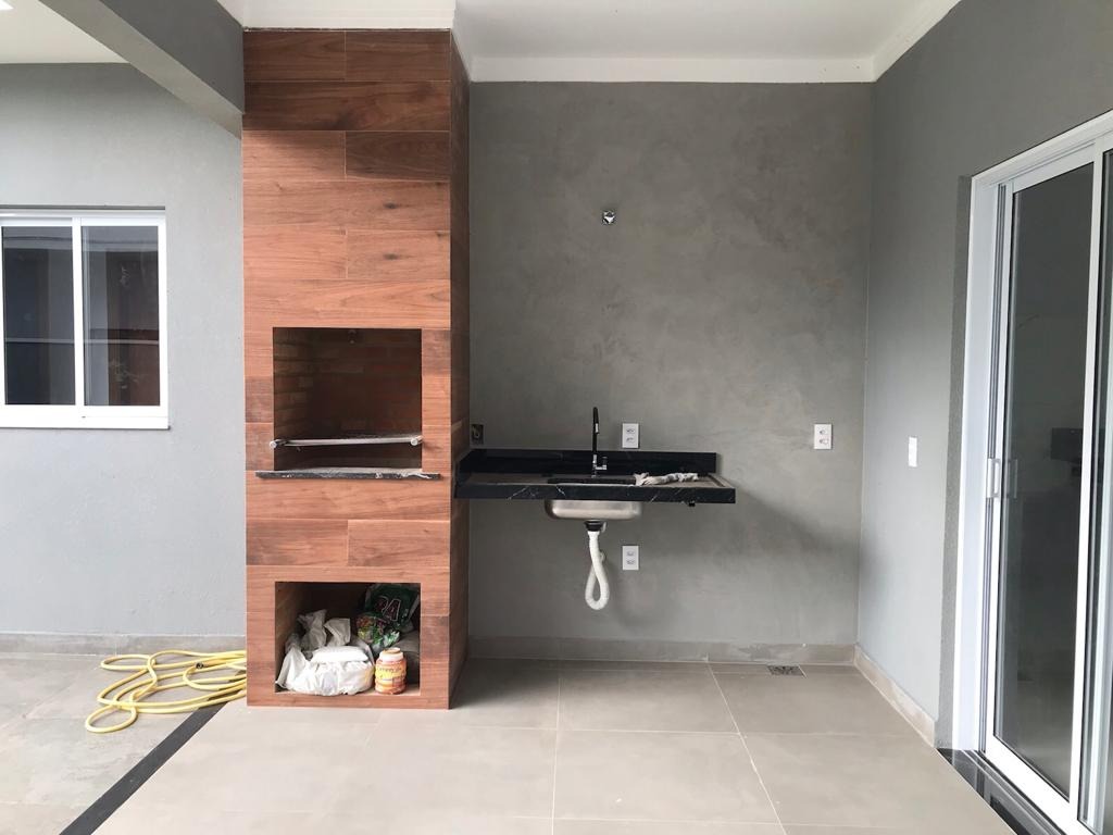 Casa à venda com 3 quartos, 300m² - Foto 3