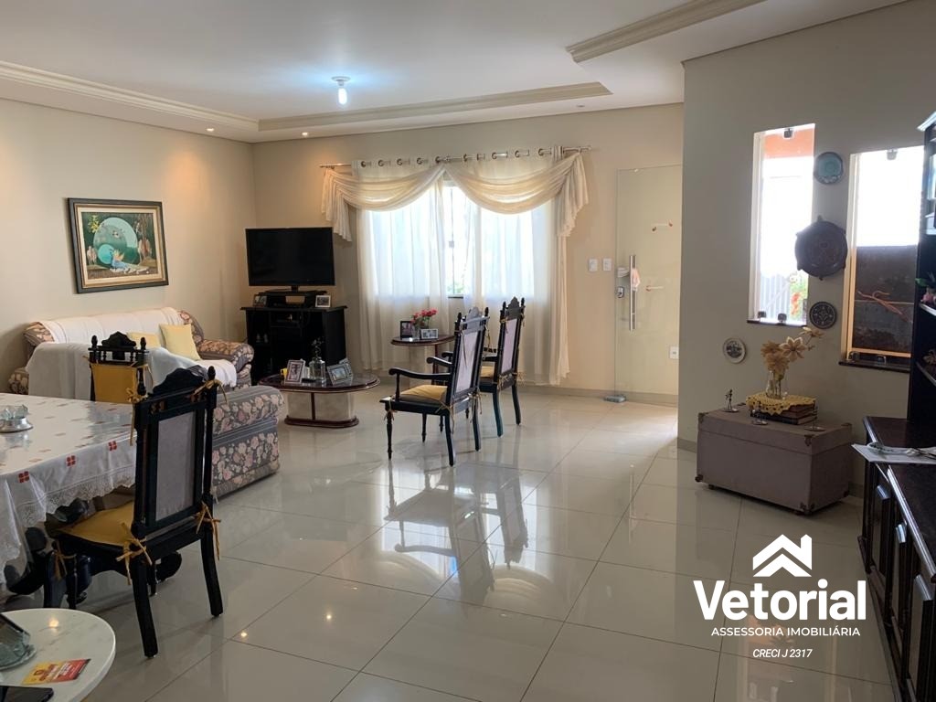 Casa à venda com 3 quartos, 200m² - Foto 4