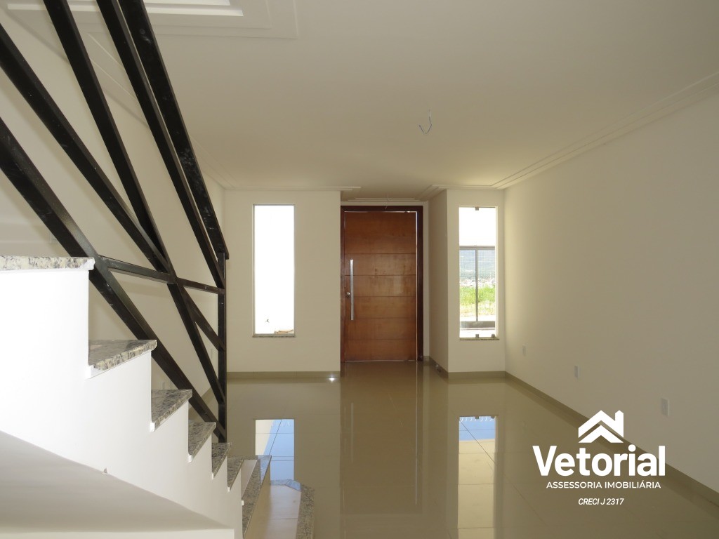 Casa à venda com 3 quartos, 225m² - Foto 4