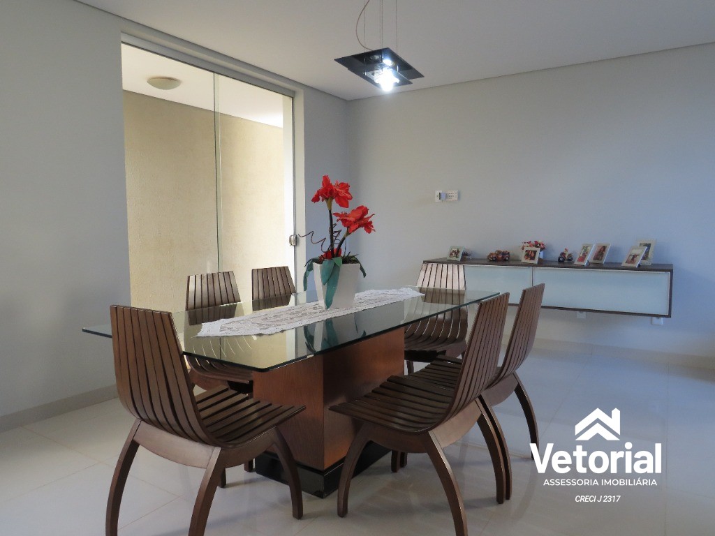 Casa à venda com 3 quartos, 330m² - Foto 9