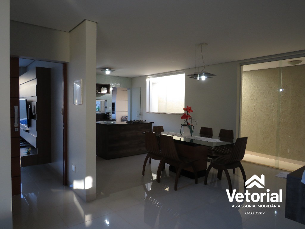 Casa à venda com 3 quartos, 330m² - Foto 6