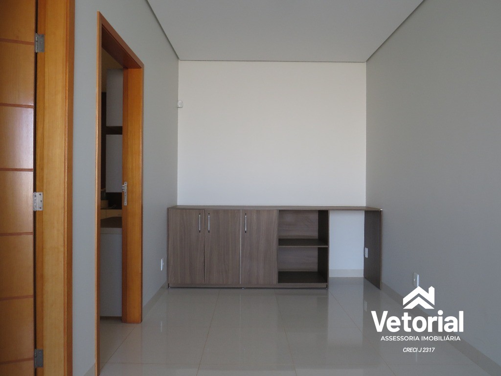 Casa à venda com 3 quartos, 330m² - Foto 18