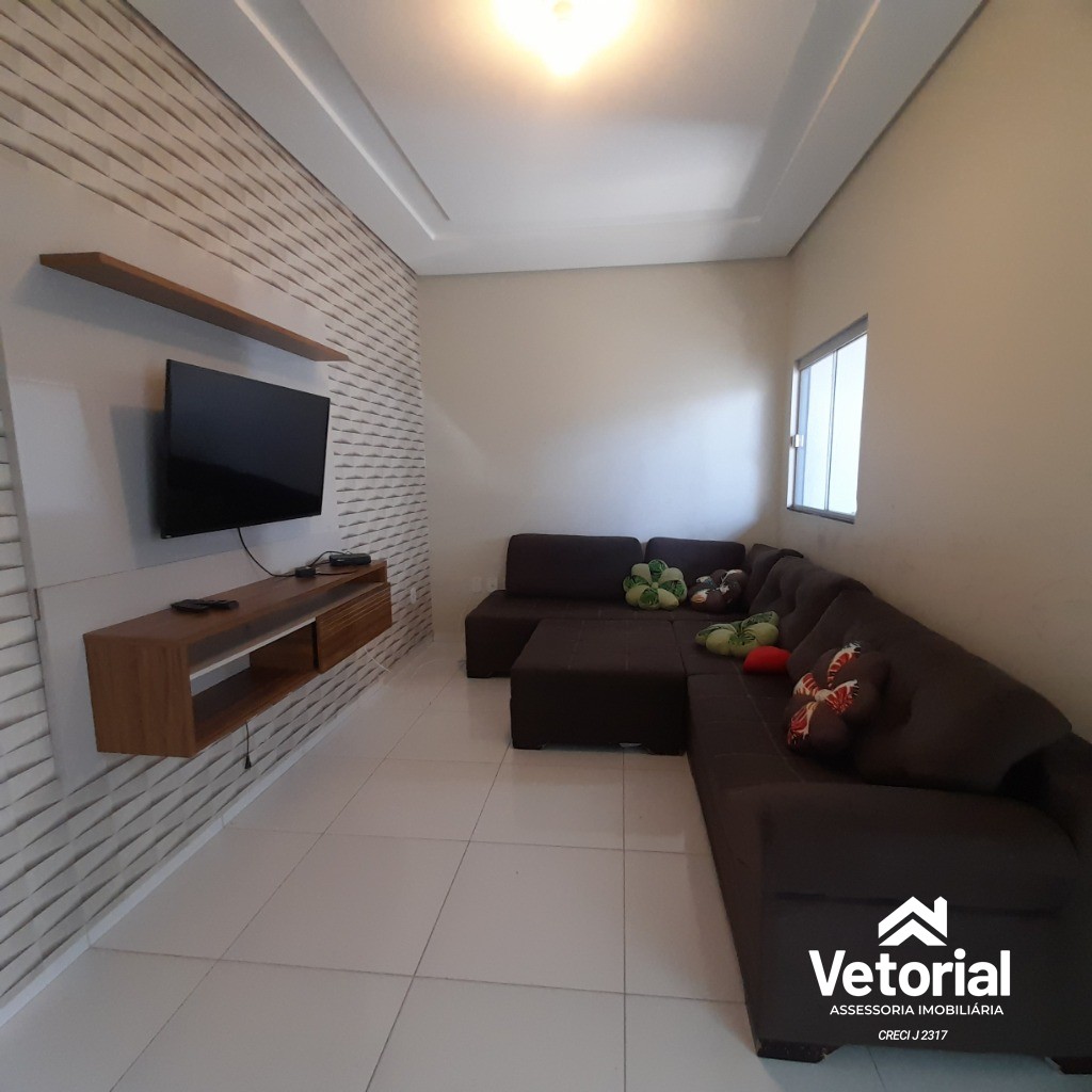 Casa à venda com 2 quartos, 100m² - Foto 1