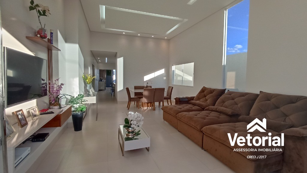 Casa à venda com 3 quartos, 215m² - Foto 1