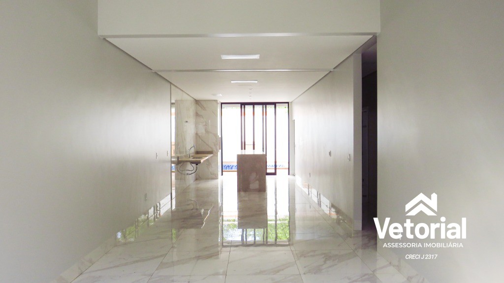 Casa à venda com 3 quartos, 152m² - Foto 1