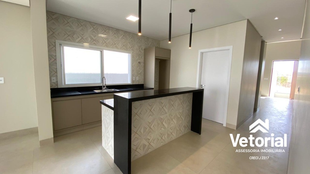 Casa à venda com 3 quartos, 360m² - Foto 1