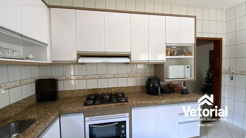 Casa à venda com 3 quartos, 330m² - Foto 35