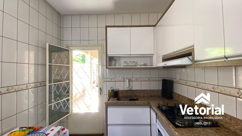 Casa à venda com 3 quartos, 330m² - Foto 37