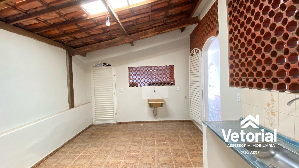 Foto Casa para locação comercial com 3 quartos no Sandra Regina - Barreiras-BA