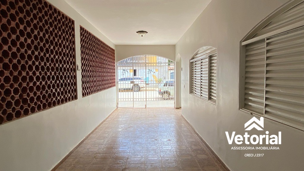 Foto Casa para locação comercial com 3 quartos no Sandra Regina - Barreiras-BA
