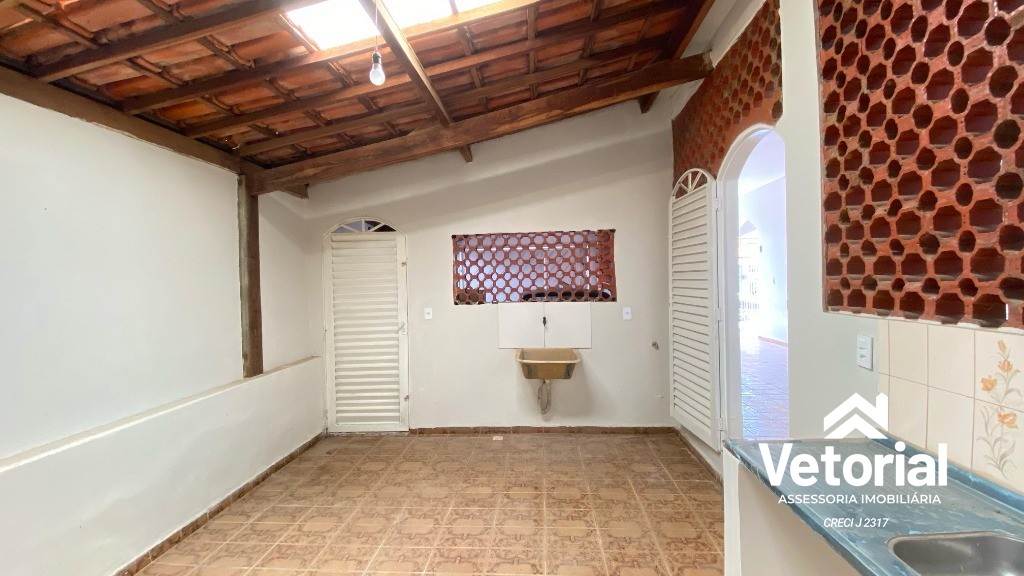 Foto Casa para locação comercial com 3 quartos no Sandra Regina - Barreiras-BA