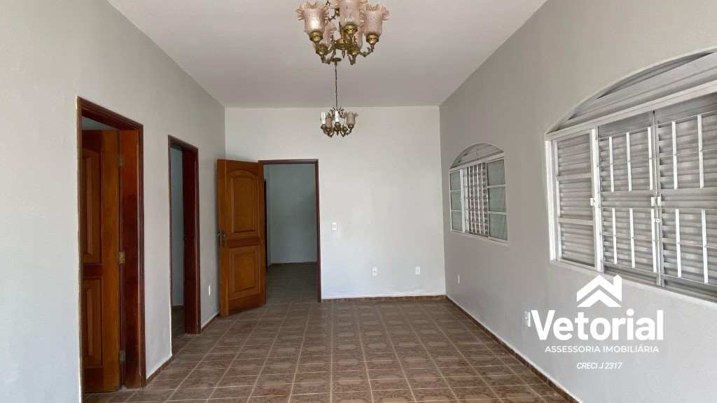 Foto Casa para locação comercial com 3 quartos no Sandra Regina - Barreiras-BA