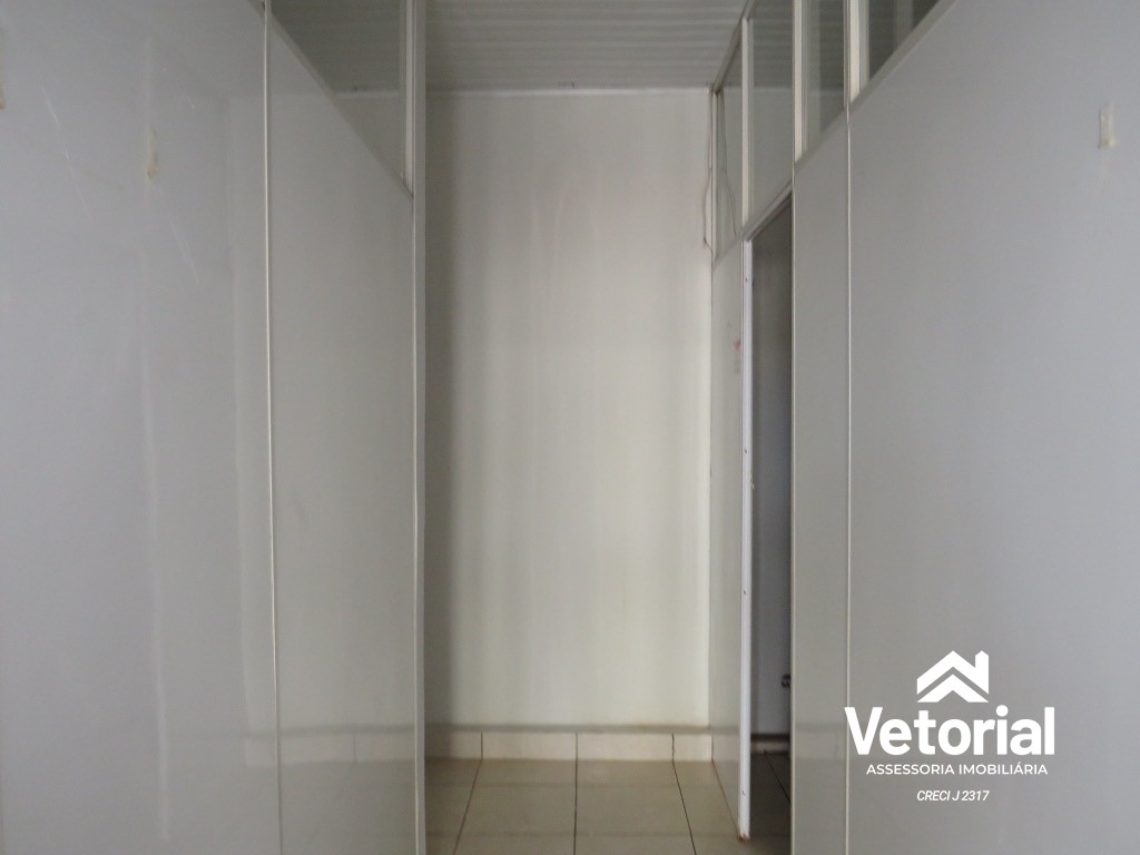 Foto Oportunidade de Locação: Ponto Comercial com Salas, 1 Banheiro e 82m² no Centro de Barreiras-BA!