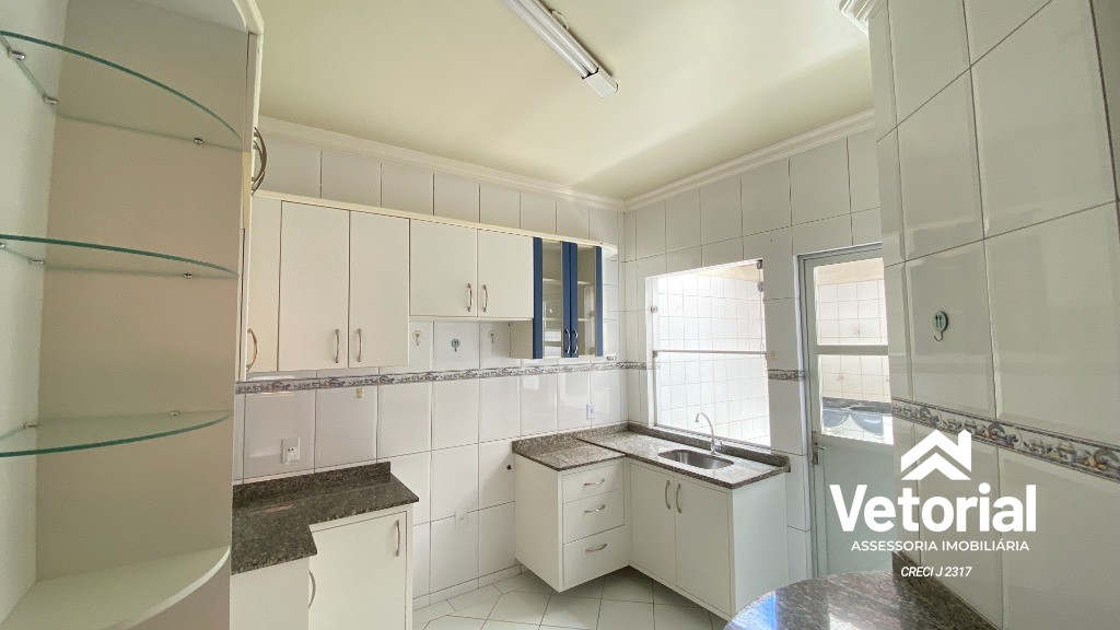 Foto Sobrado com 3/4, sendo 02 suítes , sala ampla, cozinha com armários, excelente! / Barreiras-BA