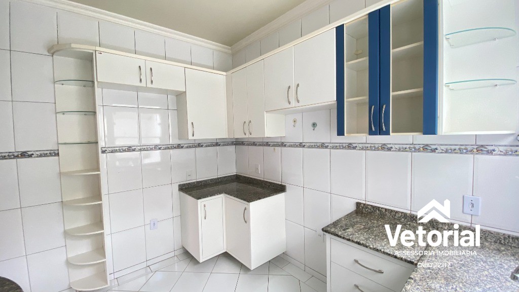 Foto Sobrado com 3/4, sendo 02 suítes , sala ampla, cozinha com armários, excelente! / Barreiras-BA