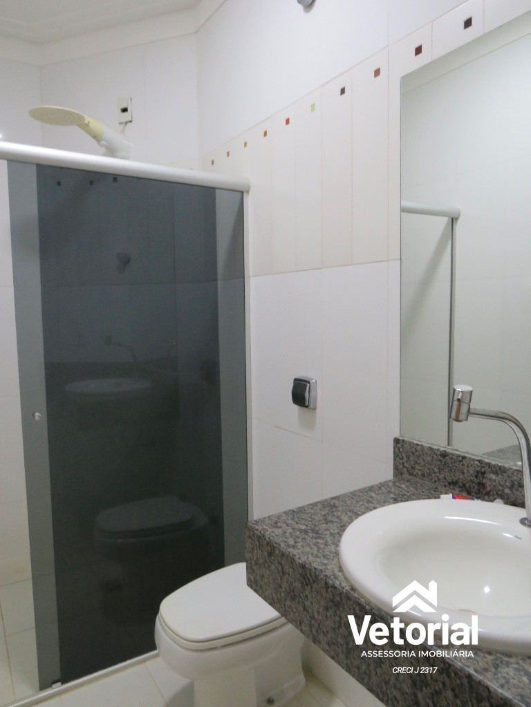 Foto Oportunidade única! Casa para locação no Jardim Ouro Branco em Barreiras-BA: 3 quartos, 2 suítes, 3 salas, 3 banheiros, 4 vagas de garagem, 300m².
