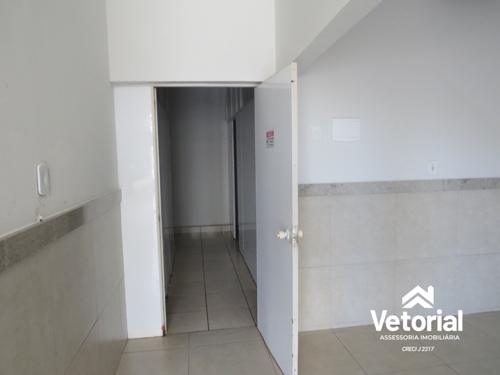 Foto Oportunidade de Locação: Ponto Comercial com Salas, 1 Banheiro e 82m² no Centro de Barreiras-BA!