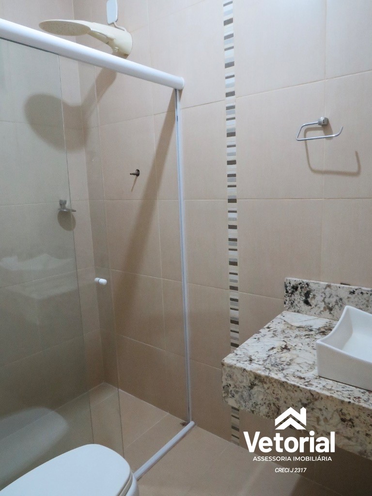 Foto Oportunidade única! Casa para locação no Jardim Ouro Branco em Barreiras-BA: 3 quartos, 2 suítes, 3 salas, 3 banheiros, 4 vagas de garagem, 300m².
