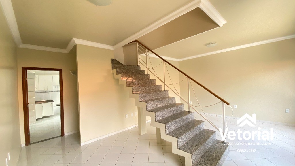 Foto Sobrado com 3/4, sendo 02 suítes , sala ampla, cozinha com armários, excelente! / Barreiras-BA