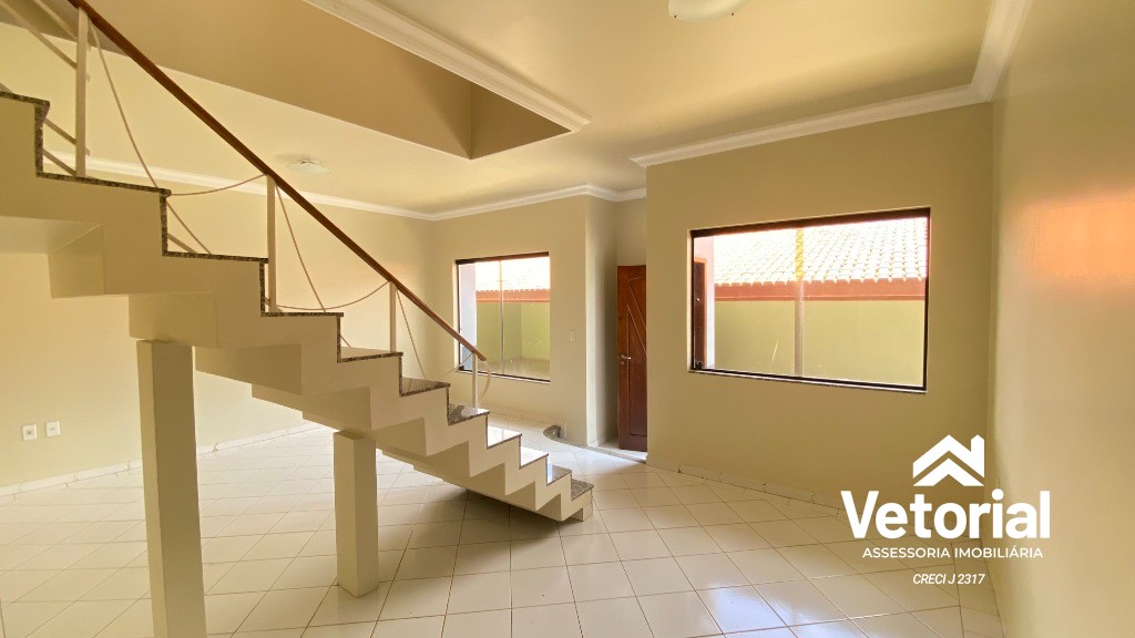 Foto Sobrado com 3/4, sendo 02 suítes , sala ampla, cozinha com armários, excelente! / Barreiras-BA