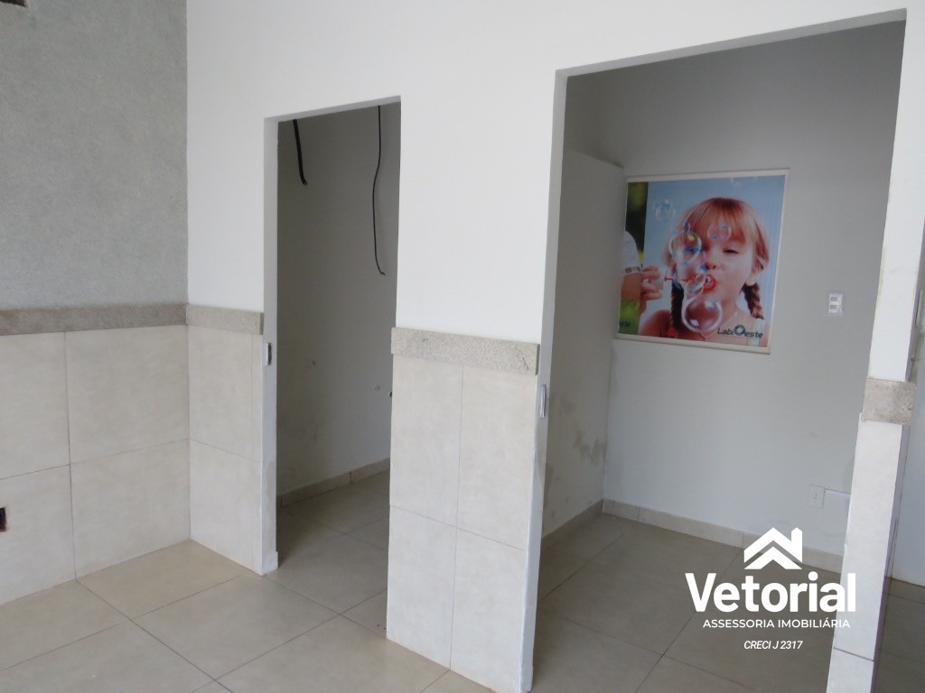 Foto Oportunidade de Locação: Ponto Comercial com Salas, 1 Banheiro e 82m² no Centro de Barreiras-BA!