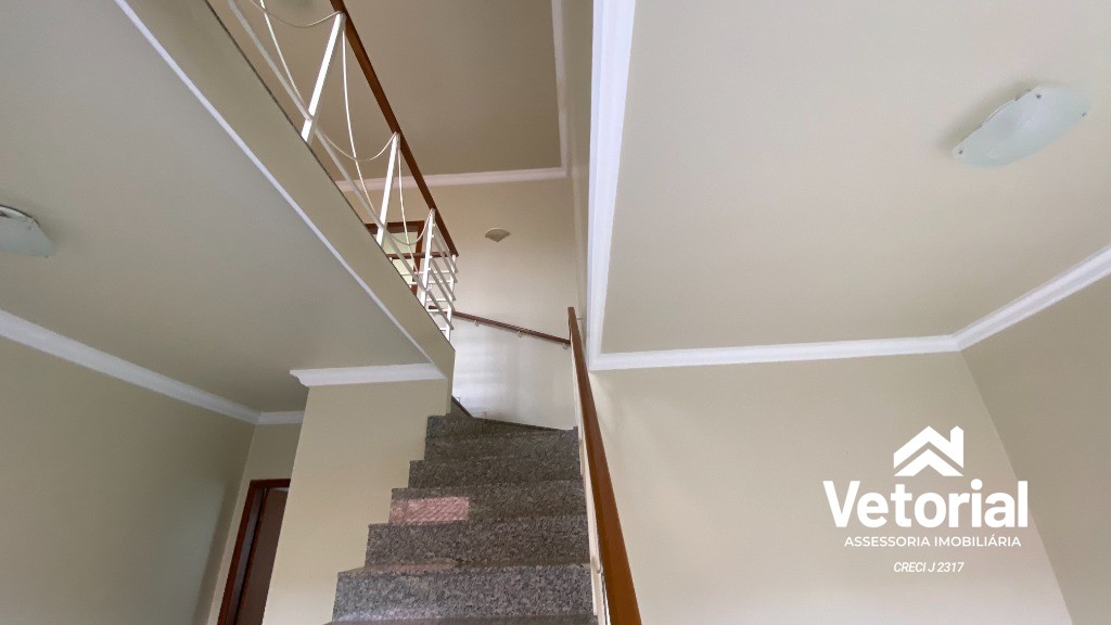 Foto Sobrado com 3/4, sendo 02 suítes , sala ampla, cozinha com armários, excelente! / Barreiras-BA